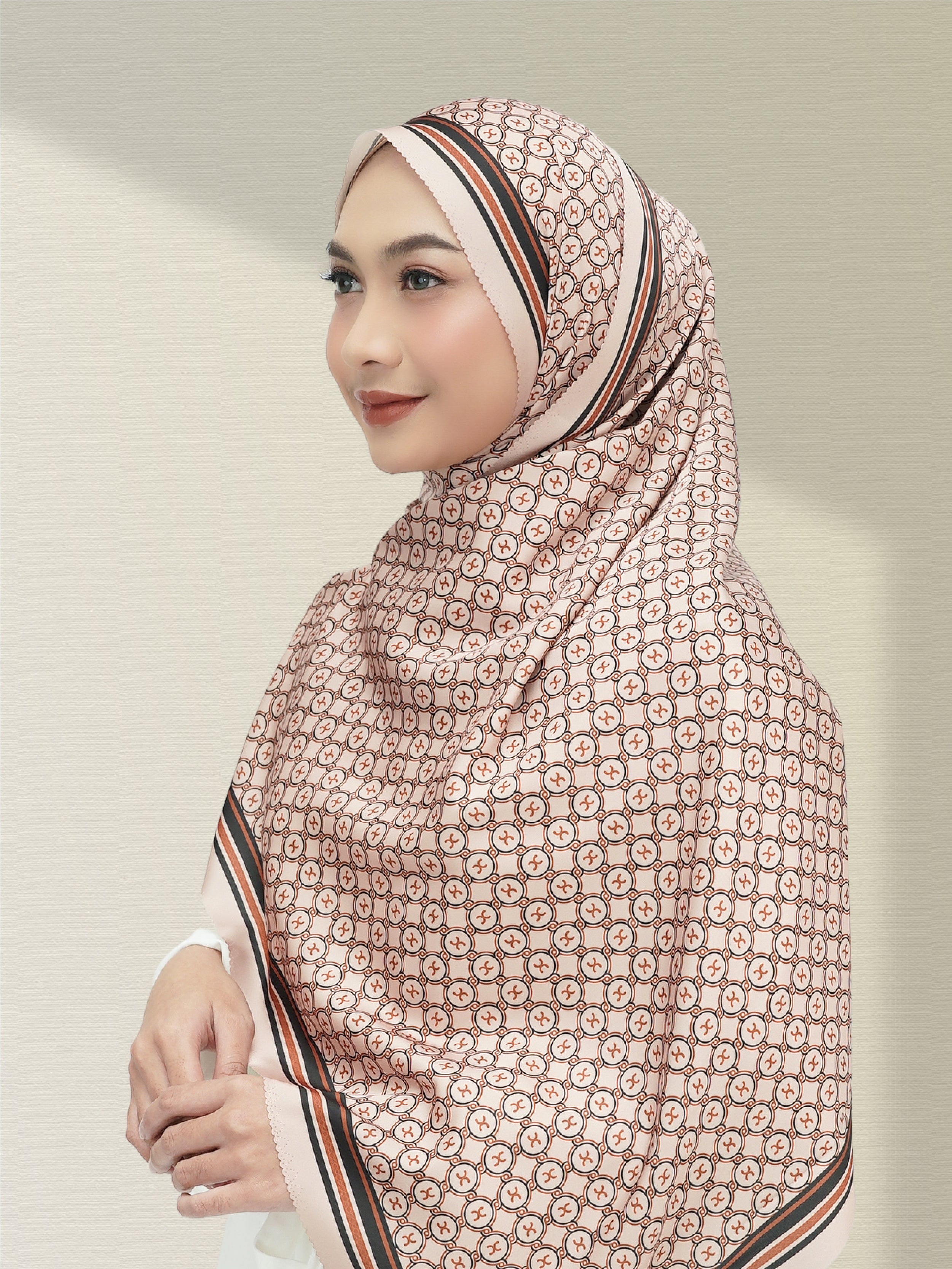 YOOF-Monogram Shawl Cinnamon